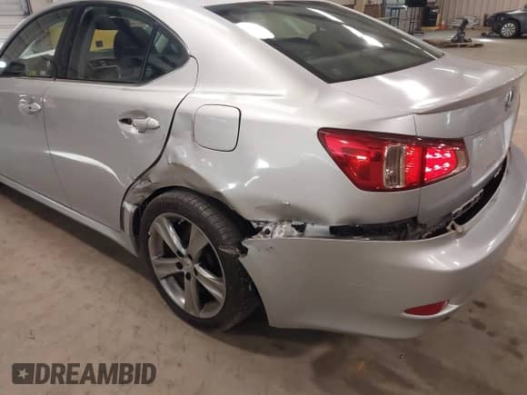 2012 Lexus IS 350 z VIN JTHBE5C23C5028675, wystawiony jako IAAI lot #41504992 z przebiegiem 152 577 mil mil oraz . Historia ofert i sprzedaży dostępna na DreamBid. Obrazek 6.