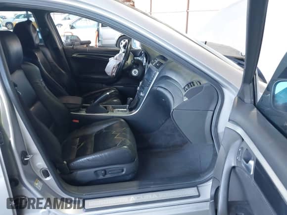 2006 Acura TL z VIN 19UUA66286A050806, wystawiony jako IAAI lot #43295694 z przebiegiem 162 158 mil mil oraz . Historia ofert i sprzedaży dostępna na DreamBid. Obrazek 5.