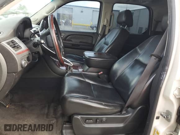 2007 Cadillac Escalade z VIN 1GYFK63867R260847, wystawiony jako Copart lot #84286415 z przebiegiem 268 805 mil mil oraz Czysty tytuł • Clean title. Historia ofert i sprzedaży dostępna na DreamBid. Obrazek 7.