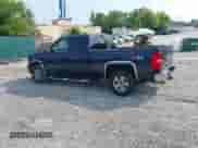 2007 Chevrolet Silverado 1500 1LT z VIN 2GCEK190071594645, wystawiony jako IAAI lot #42397117 z przebiegiem 241 216 mil mil oraz . Historia ofert i sprzedaży dostępna na DreamBid. Obrazek 3.