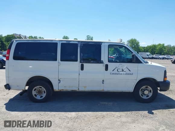 2008 Chevrolet City Express Cargo z VIN 1GNHG35K281223762, wystawiony jako IAAI lot #42411164 z przebiegiem 190 225 mil mil oraz . Historia ofert i sprzedaży dostępna na DreamBid. Obrazek 13.