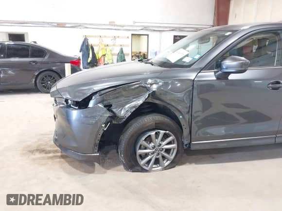 2024 Mazda CX-5 S Preferred z VIN JM3KFBCM6R0417435, wystawiony jako IAAI lot #42401971 z przebiegiem 17 451 mil mil oraz . Historia ofert i sprzedaży dostępna na DreamBid. Obrazek 6.