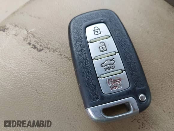2012 Hyundai Genesis 3.8L with VIN KMHGC4DD9CU164799, listed as a IAAI auction lot 43405928 with 186,001 mi miles and . Bid and sale history available at DreamBid. Image 11.