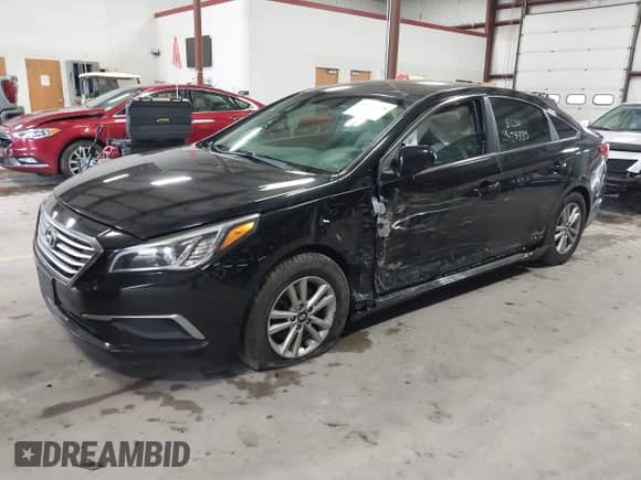 2017 Hyundai Sonata SE с VIN 5NPE24AF2HH567044, выставлен на аукционе IAAI как лот 40774438 с пробегом 115 120 миль миль и . История ставок и продаж доступна на DreamBid. Изображение 17.