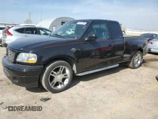 2000 Ford F-150 XL z VIN 2FTRX07L6YCA93968, wystawiony jako Copart lot #52541195 z przebiegiem 252 092 mil mil oraz Szkoda całkowita • Salvage title. Historia ofert i sprzedaży dostępna na DreamBid. Obrazek 1.