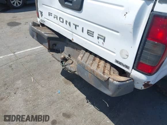 2003 Nissan Frontier XE z VIN 1N6ED29Y83C432902, wystawiony jako IAAI lot #42540921 z przebiegiem 411 859 mil mil oraz . Historia ofert i sprzedaży dostępna na DreamBid. Obrazek 6.