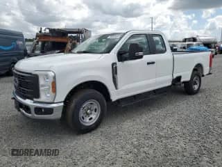 2024 Ford F-250 z VIN 1FD7X2AA3RED37268, wystawiony jako Copart lot #65363865 z przebiegiem Nie podano mil oraz Szkoda całkowita • Salvage title. Historia ofert i sprzedaży dostępna na DreamBid. Obrazek 1.