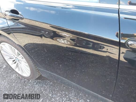 2015 BMW 3 Series 328i xDrive с VIN WBA3B5C58FF962299, выставлен на аукционе IAAI как лот 43497411 с пробегом 150 177 миль миль и . История ставок и продаж доступна на DreamBid. Изображение 6.