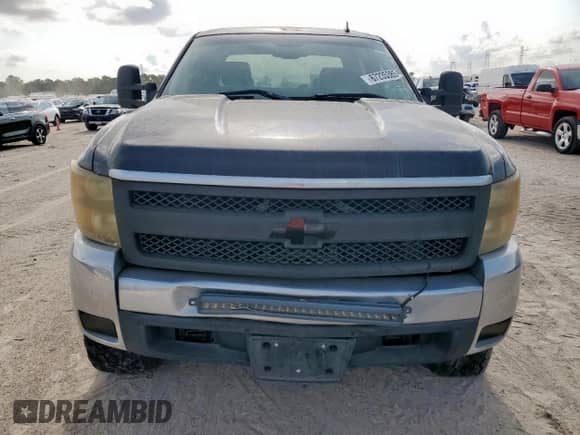 2007 Chevrolet Silverado 2500HD 2LT z VIN 1GCHK23687F506319, wystawiony jako Copart lot #67235385 z przebiegiem 182 255 mil mil oraz Szkoda całkowita • Salvage title. Historia ofert i sprzedaży dostępna na DreamBid. Obrazek 5.