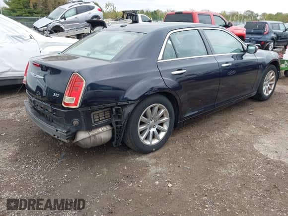 2012 Chrysler 300 Limited z VIN 2C3CCACG2CH249424, wystawiony jako IAAI lot #43494434 z przebiegiem 167 487 mil mil oraz . Historia ofert i sprzedaży dostępna na DreamBid. Obrazek 4.