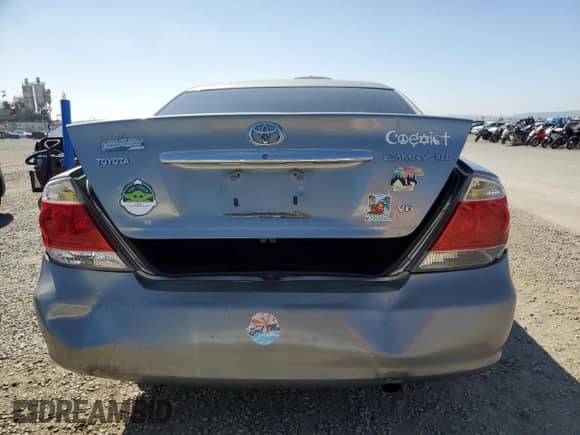 2005 Toyota Camry LE with VIN 4T1BF32K05U603632, listed as a Copart auction lot 84240185 with 181,404 mi miles and Salvage title. Bid and sale history available at DreamBid. Image 6.