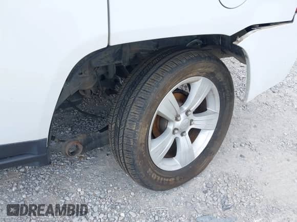 2012 Jeep Compass Sport z VIN 1C4NJDBBXCD608033, wystawiony jako IAAI lot #43069199 z przebiegiem 177 249 mil mil oraz . Historia ofert i sprzedaży dostępna na DreamBid. Obrazek 6.