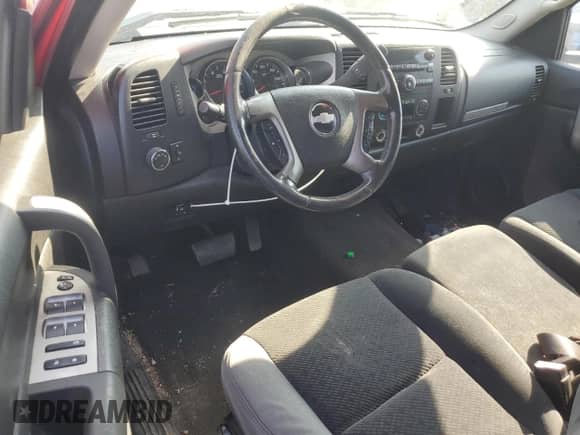 2008 Chevrolet Silverado 2500HD 1LT с VIN 1GCHK23618F104448, выставлен на аукционе Copart как лот 66154435 с пробегом 252 546 миль миль и Списание • Salvage title. История ставок и продаж доступна на DreamBid. Изображение 8.