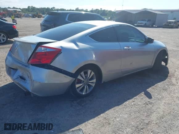 2008 Honda Accord EX с VIN 1HGCS12738A029622, выставлен на аукционе IAAI как лот 43339334 с пробегом 282 554 миль миль и . История ставок и продаж доступна на DreamBid. Изображение 4.