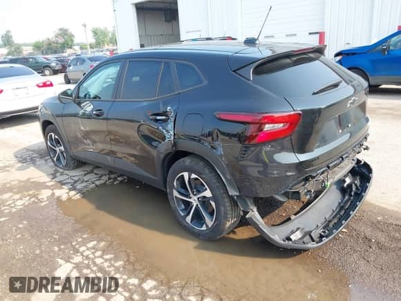 2025 Chevrolet Trax 1RS с VIN KL77LGEP1SC239026, выставлен на аукционе IAAI как лот 42894110 с пробегом 4 027 миль миль и . История ставок и продаж доступна на DreamBid. Изображение 3.