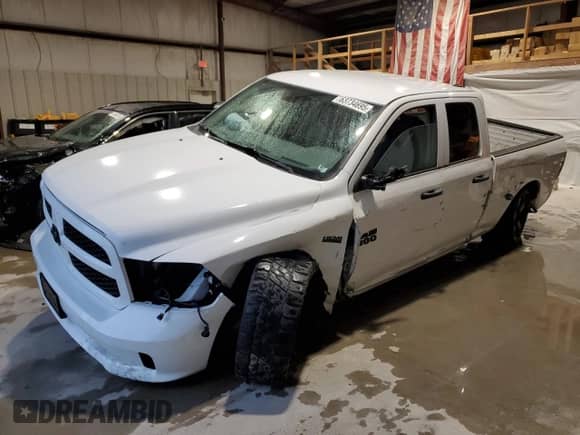 2018 Ram 1500 Express z VIN 1C6RR7FT8JS328478, wystawiony jako Copart lot #63734695 z przebiegiem 96 894 mil mil oraz Szkoda całkowita • Salvage title. Historia ofert i sprzedaży dostępna na DreamBid. Obrazek 1.