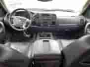 2011 Chevrolet Silverado 1500 LT z VIN 1GCPKSE32BF213653, wystawiony jako Copart lot #81318165 z przebiegiem 212 842 mil mil oraz Szkoda całkowita • Salvage title. Historia ofert i sprzedaży dostępna na DreamBid. Obrazek 8.