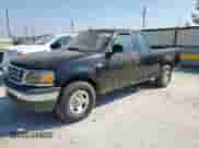 2002 Ford F-150 XL z VIN 1FTRX17282NB99126, wystawiony jako Copart lot #81027325 z przebiegiem 271 648 mil mil oraz Czysty tytuł • Clean title. Historia ofert i sprzedaży dostępna na DreamBid. Obrazek 1.