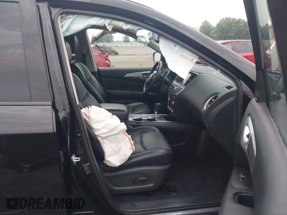 2019 Nissan Pathfinder S z VIN 5N1DR2MN7KC642432, wystawiony jako IAAI lot #42447064 z przebiegiem 117 420 mil mil oraz . Historia ofert i sprzedaży dostępna na DreamBid. Obrazek 5.