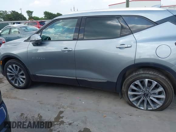 2024 Chevrolet Blazer Premier с VIN 3GNKBFR48RS271591, выставлен на аукционе IAAI как лот 42406345 с пробегом 10 306 миль миль и . История ставок и продаж доступна на DreamBid. Изображение 14.