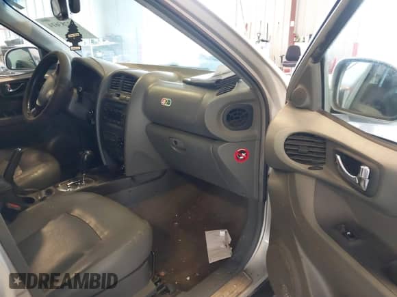 2003 Hyundai Santa Fe LX с VIN KM8SC73E53U531087, выставлен на аукционе IAAI как лот 43283614 с пробегом 212 129 миль миль и . История ставок и продаж доступна на DreamBid. Изображение 5.