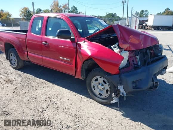 2014 Toyota Tacoma with VIN 5TFTX4CN1EX037015, listed as a IAAI auction lot 43478421 with 157,696 mi miles and . Bid and sale history available at DreamBid. Image 1.