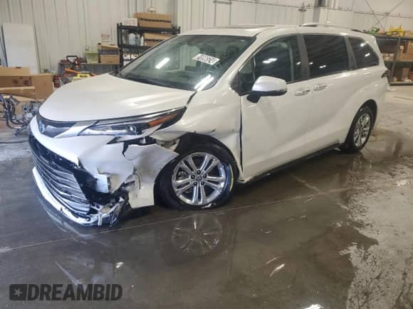 2022 Toyota Sienna Platinum с VIN 5TDESKFC7NS071200, выставлен на аукционе Copart как лот 81896524 с пробегом 48 867 миль миль и Чистый • Clean title. История ставок и продаж доступна на DreamBid. Изображение 1.