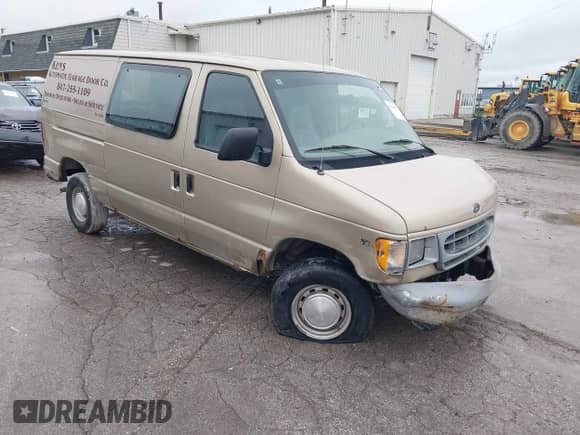 2000 Ford Econoline Cargo с VIN 1FTRE14W8YHA58870, выставлен на аукционе IAAI как лот 42316572 с пробегом 182 264 миль миль и . История ставок и продаж доступна на DreamBid. Изображение 1.