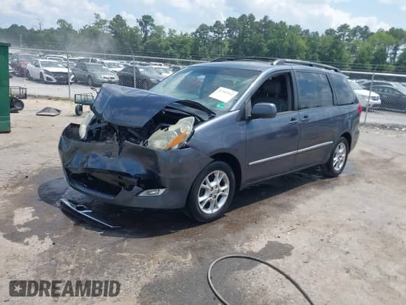 2006 Toyota Sienna XLE z VIN 5TDZA22C06S526710, wystawiony jako IAAI lot #42765912 z przebiegiem 199 904 mil mil oraz . Historia ofert i sprzedaży dostępna na DreamBid. Obrazek 17.