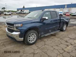 2021 Chevrolet Silverado 1500 LT z VIN 1GCRWCED5MZ132921, wystawiony jako Copart lot #58472315 z przebiegiem 55 136 mil mil oraz Szkoda całkowita • Salvage title. Historia ofert i sprzedaży dostępna na DreamBid. Obrazek 1.