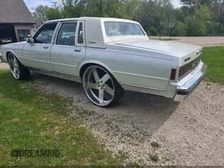 1989 Chevrolet Caprice с VIN 1G1BU51E8KA111809, выставлен на аукционе IAAI как лот 42298235 с пробегом 89 139 миль миль и . История ставок и продаж доступна на DreamBid. Изображение 3.