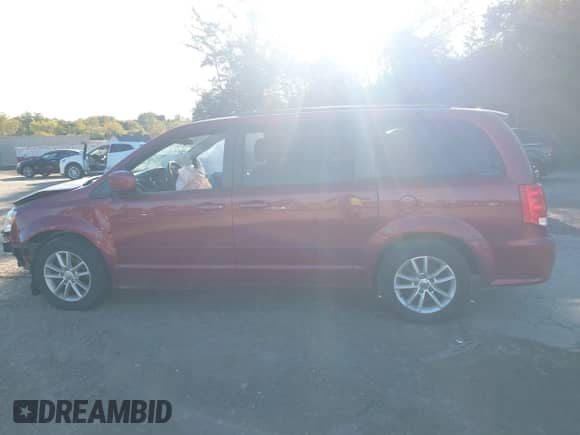 2016 Dodge Grand Caravan SXT with VIN 2C4RDGCG4GR161335, listed as a IAAI auction lot 43414142 with 124,679 mi miles and . Bid and sale history available at DreamBid. Image 15.