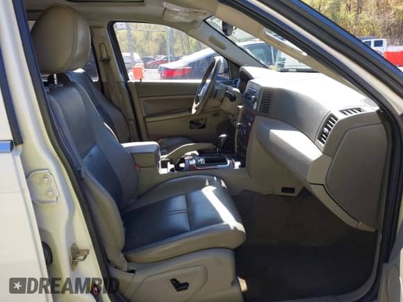 2005 Jeep Grand Cherokee Limited with VIN 1J8HR58N95C576819, listed as a IAAI auction lot 43450317 with 233,065 mi miles and . Bid and sale history available at DreamBid. Image 5.
