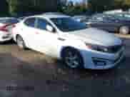 2015 Kia Optima LX z VIN 5XXGM4A76FG509992, wystawiony jako IAAI lot #43502120 z przebiegiem 131 547 mil mil oraz . Historia ofert i sprzedaży dostępna na DreamBid. Obrazek 1.