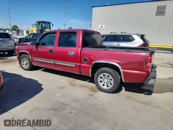 2006 Chevrolet Silverado 1500 LS with VIN 2GCEC13V261342802, listed as a Copart auction lot 84924505 with Not provided miles and Salvage title. Bid and sale history available at DreamBid. Image 2.