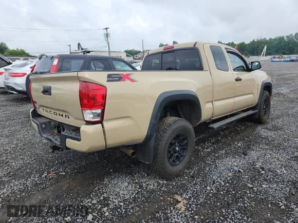 2020 Toyota Tacoma SR с VIN 3TYSX5EN4LT000692, выставлен на аукционе Copart как лот 62262125 с пробегом 33 488 миль миль и Списание • Salvage title. История ставок и продаж доступна на DreamBid. Изображение 3.