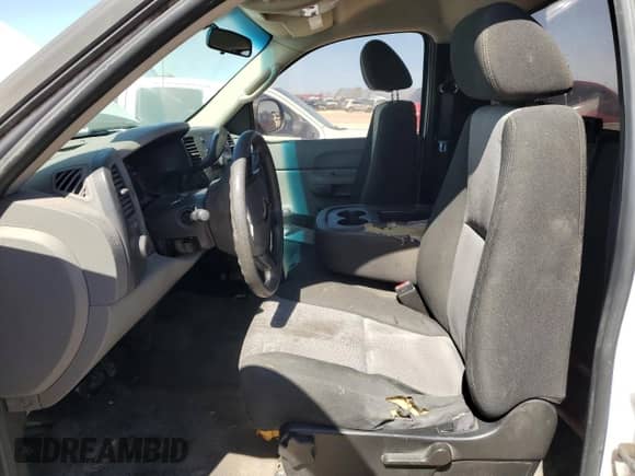 2008 GMC Sierra 1500 Work Truck с VIN 1GTEC14C68Z900948, выставлен на аукционе Copart как лот 46655515 с пробегом 139 428 миль миль и Списание • Salvage title. История ставок и продаж доступна на DreamBid. Изображение 7.