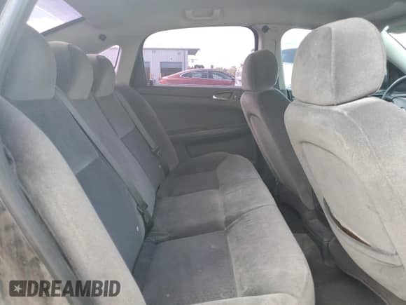 2008 Chevrolet Impala LS z VIN 2G1WB55K081304580, wystawiony jako Copart lot #85691315 z przebiegiem 236 120 mil mil oraz Szkoda całkowita • Salvage title. Historia ofert i sprzedaży dostępna na DreamBid. Obrazek 10.