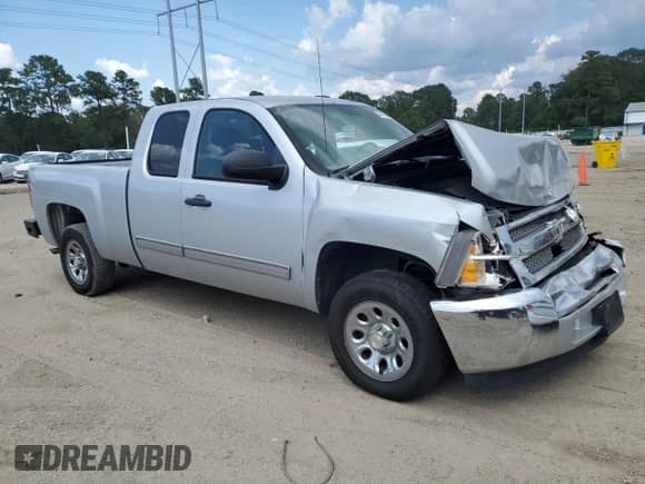 2013 Chevrolet Silverado 1500 LS with VIN 1GCRCREA1DZ328405, listed as a Copart auction lot 68435005 with 199,871 mi miles and Salvage title. Bid and sale history available at DreamBid. Image 4.