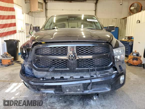 2018 Ram 1500 Big Horn z VIN 1C6RR7GTXJS244208, wystawiony jako Copart lot #62709965 z przebiegiem 107 897 mil mil oraz Szkoda całkowita • Salvage title. Historia ofert i sprzedaży dostępna na DreamBid. Obrazek 5.