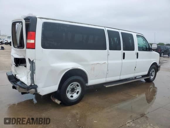 2013 Chevrolet Express Passenger LT with VIN 1GAZG1FG4D1137965, listed as a Copart auction lot 59378755 with 115,805 mi miles and Salvage title. Bid and sale history available at DreamBid. Image 3.