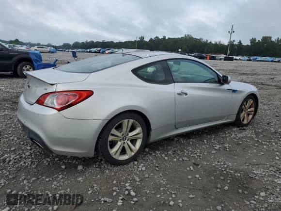 2010 Hyundai Genesis Coupe с VIN KMHHU6KH0AU041571, выставлен на аукционе Copart как лот 70088095 с пробегом 102 173 миль миль и Списание • Salvage title. История ставок и продаж доступна на DreamBid. Изображение 3.