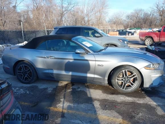 2020 Ford Mustang GT Premium с VIN 1FATP8FF1L5115237, выставлен на аукционе IAAI как лот 41613761 с пробегом 85 986 миль миль и . История ставок и продаж доступна на DreamBid. Изображение 13.