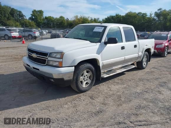 2006 Chevrolet Silverado 1500 LT3 z VIN 2GCEK13TX61175610, wystawiony jako IAAI lot #43384098 z przebiegiem 163 308 mil mil oraz . Historia ofert i sprzedaży dostępna na DreamBid. Obrazek 2.