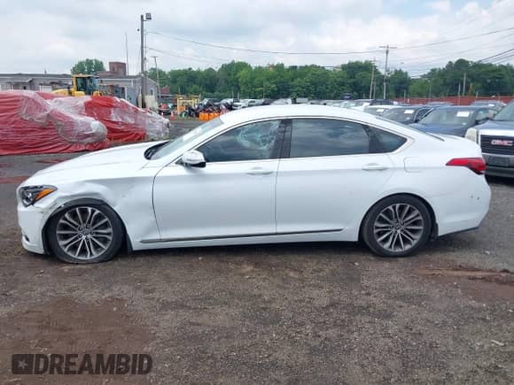 2016 Hyundai Genesis 3.8L с VIN KMHGN4JE5GU126726, выставлен на аукционе IAAI как лот 42743082 с пробегом 68 648 миль миль и . История ставок и продаж доступна на DreamBid. Изображение 14.
