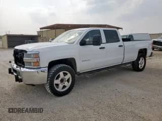 2015 Chevrolet Silverado 2500HD Work Truck z VIN 1GC1CUEG9FF114965, wystawiony jako Copart lot #56921995 z przebiegiem 216 880 mil mil oraz Szkoda całkowita • Salvage title. Historia ofert i sprzedaży dostępna na DreamBid. Obrazek 1.
