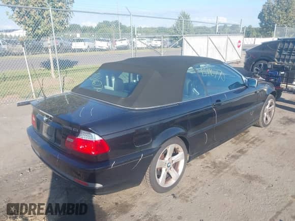 2004 BMW 3 Series 325Ci with VIN WBABW33414PL32725, listed as a IAAI auction lot 43116770 with 123,045 mi miles and . Bid and sale history available at DreamBid. Image 4.