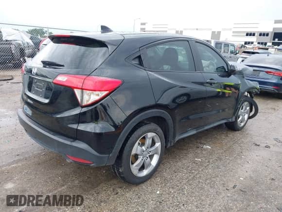 2021 Honda HR-V LX с VIN 3CZRU5H37MM727558, выставлен на аукционе IAAI как лот 43037971 с пробегом 61 771 миль миль и . История ставок и продаж доступна на DreamBid. Изображение 4.