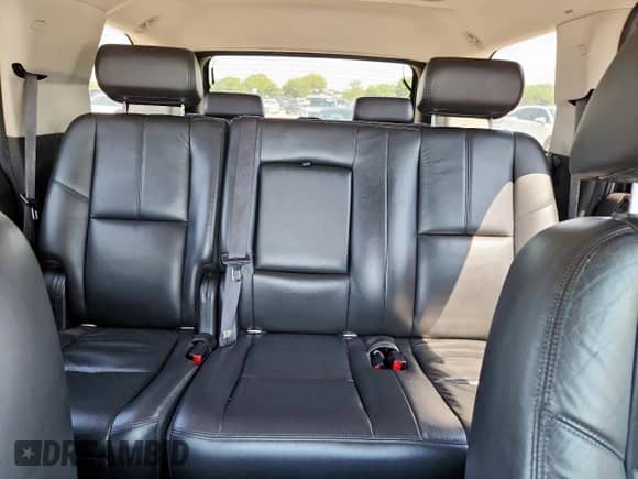 2008 Chevrolet Tahoe 3LT z VIN 1GNFC13088R239779, wystawiony jako Copart lot #80382485 z przebiegiem 196 116 mil mil oraz Czysty tytuł • Clean title. Historia ofert i sprzedaży dostępna na DreamBid. Obrazek 10.