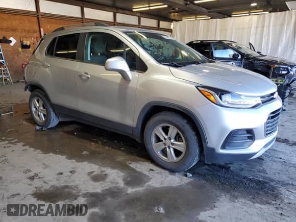 2017 Chevrolet Trax LT z VIN 3GNCJLSB7HL130678, wystawiony jako Copart lot #86058235 z przebiegiem 80 373 mil mil oraz Szkoda całkowita • Salvage title. Historia ofert i sprzedaży dostępna na DreamBid. Obrazek 4.